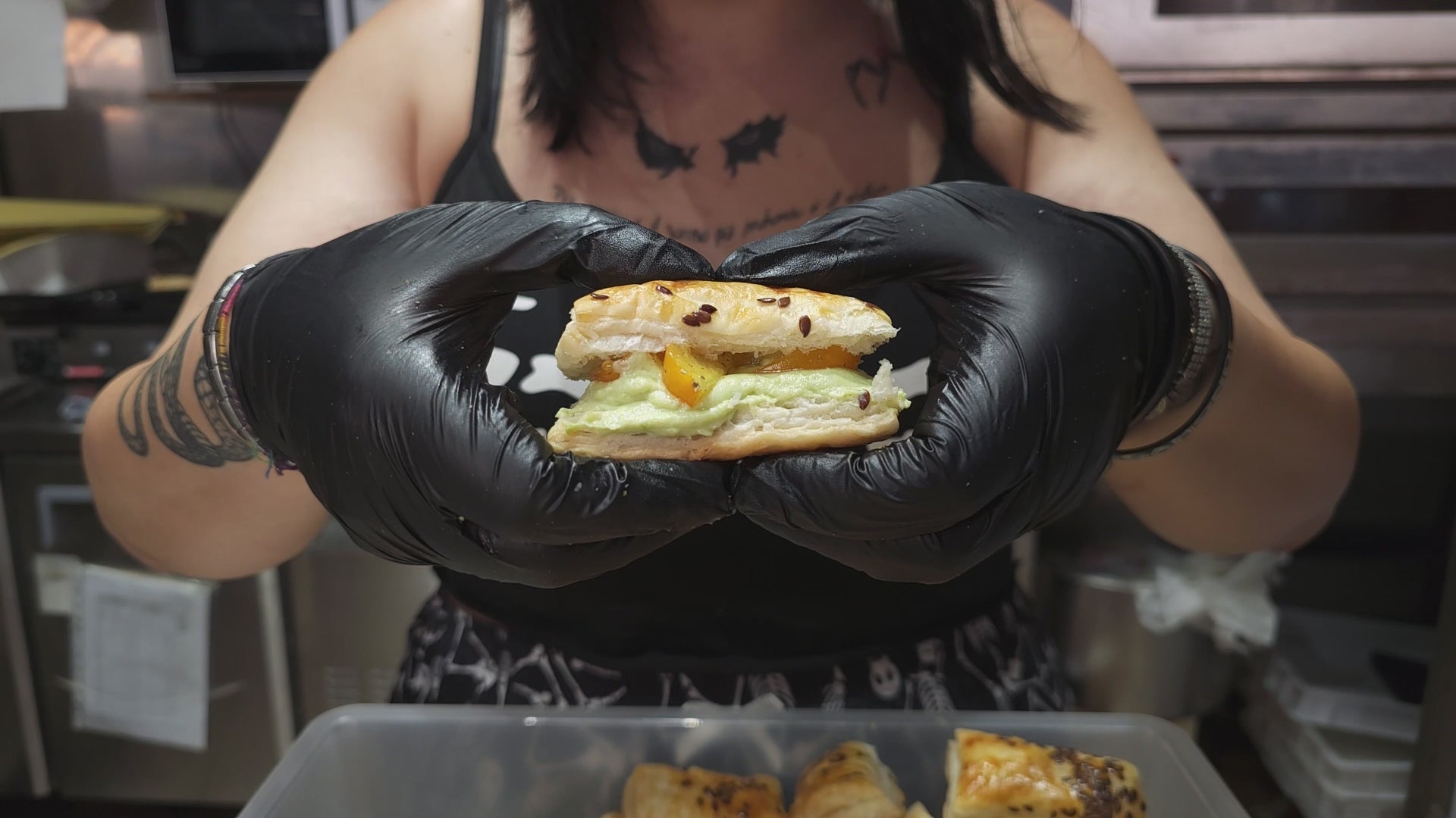 Carica il video: Bosch Italia ha chiesto a Pinny Street Food Lab di Gestire il catering per l&#39;apertura del nuovo centro di formazione a Padova